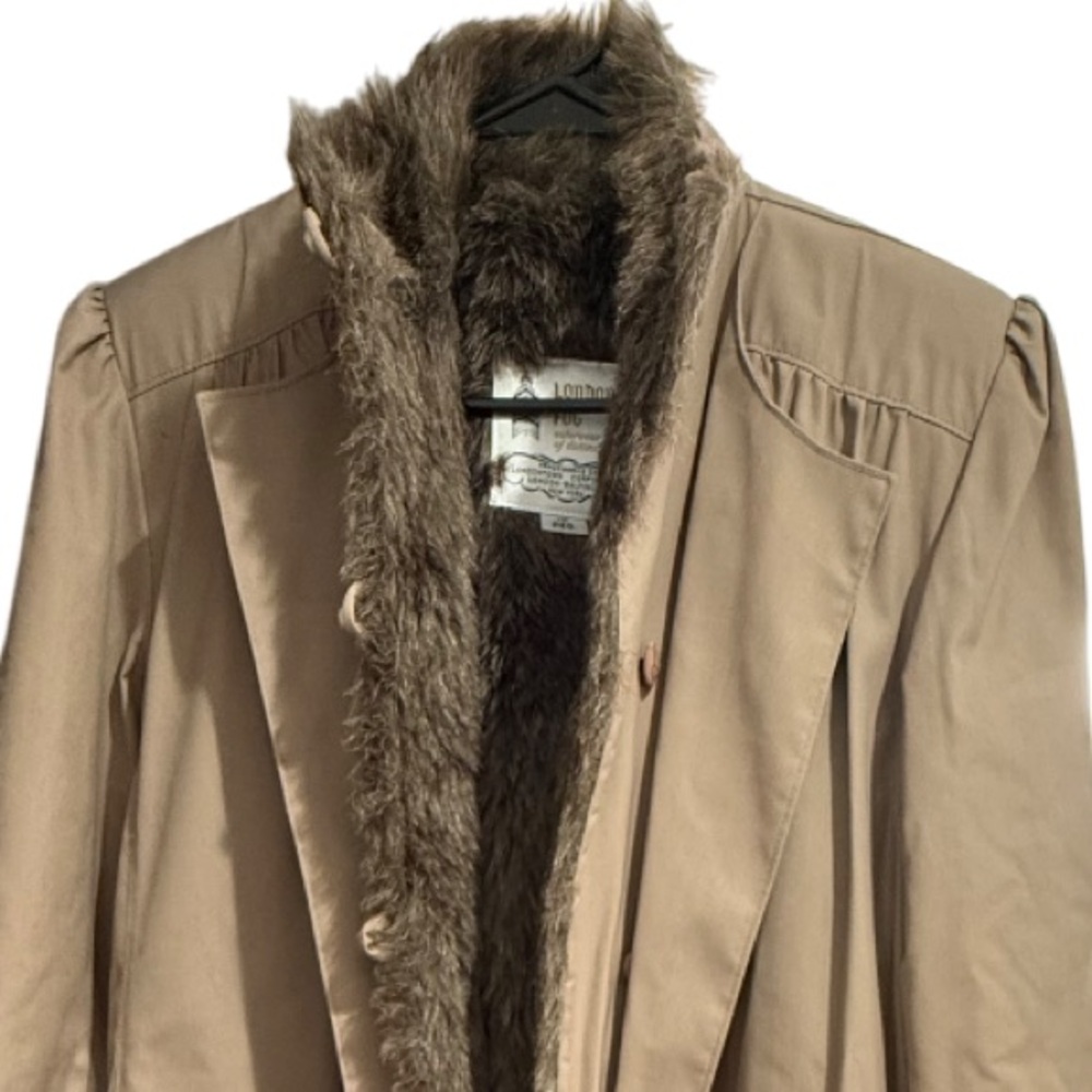 Vintage London Fog furry‎ lined tan trench coat - Picture 4 of 5